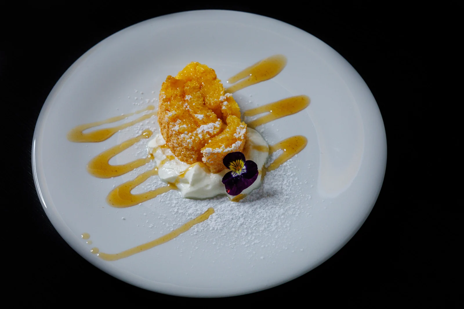 Sobremesa servida na Ambiente Degustation